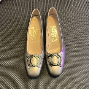 Salvatore FERRAGAMO shoes size 5